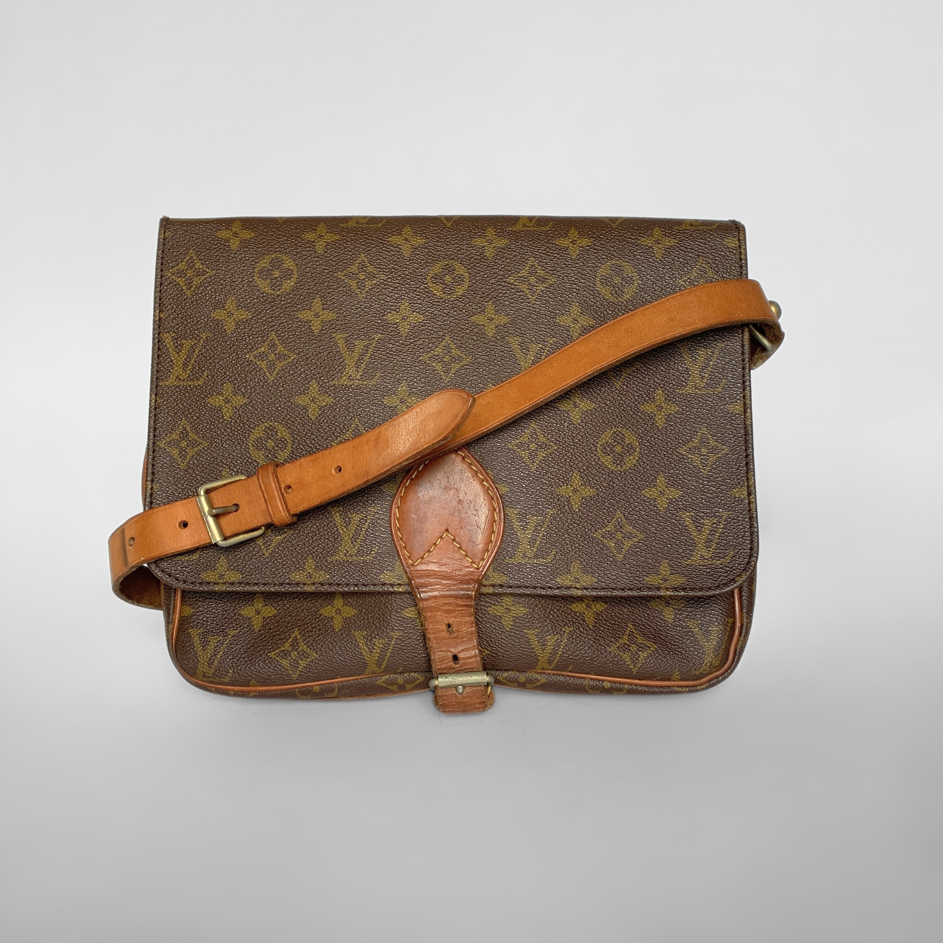 Louis Vuitton Louis Vuitton Cartouchi&egrave;re GM Monogram Canvas - Crossbody bags - Etoile Luxury Vintage