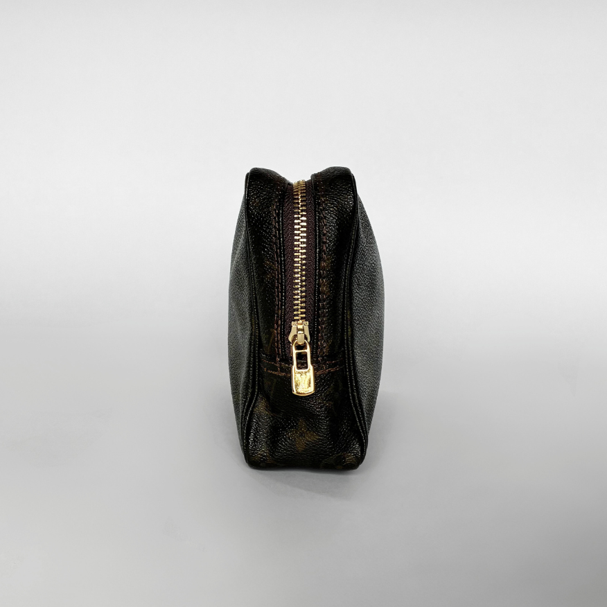 Louis Vuitton Louis Vuitton Toiletry Bag Monogram Canvas - Toiletry bags - Etoile Luxury Vintage