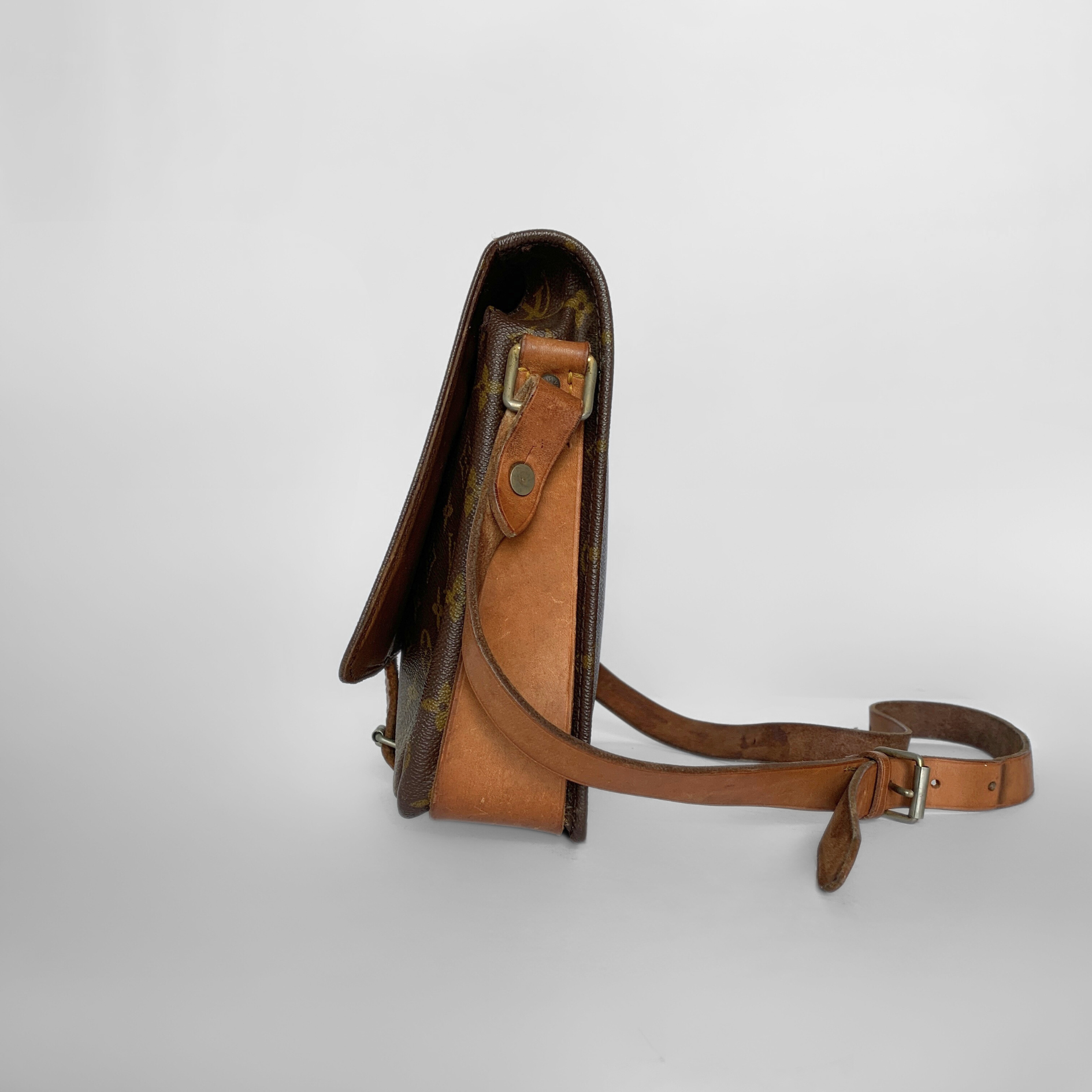 Louis Vuitton Louis Vuitton Cartouchi&egrave;re GM Monogram Canvas - Crossbody bags - Etoile Luxury Vintage