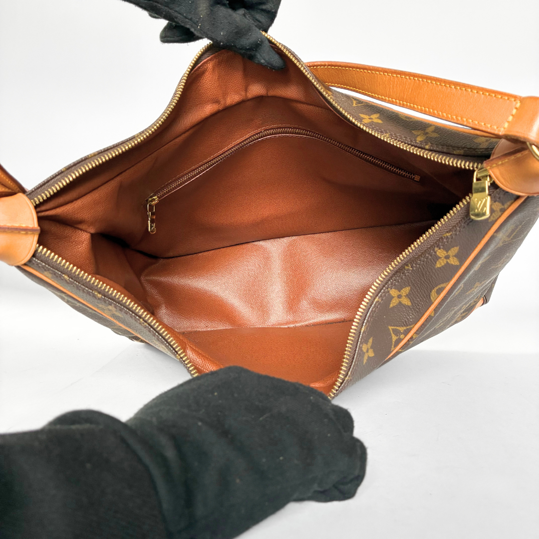 Louis Vuitton Louis Vuitton Boulogne GM Monogram Canvas - Shoulder bags - Etoile Luxury Vintage