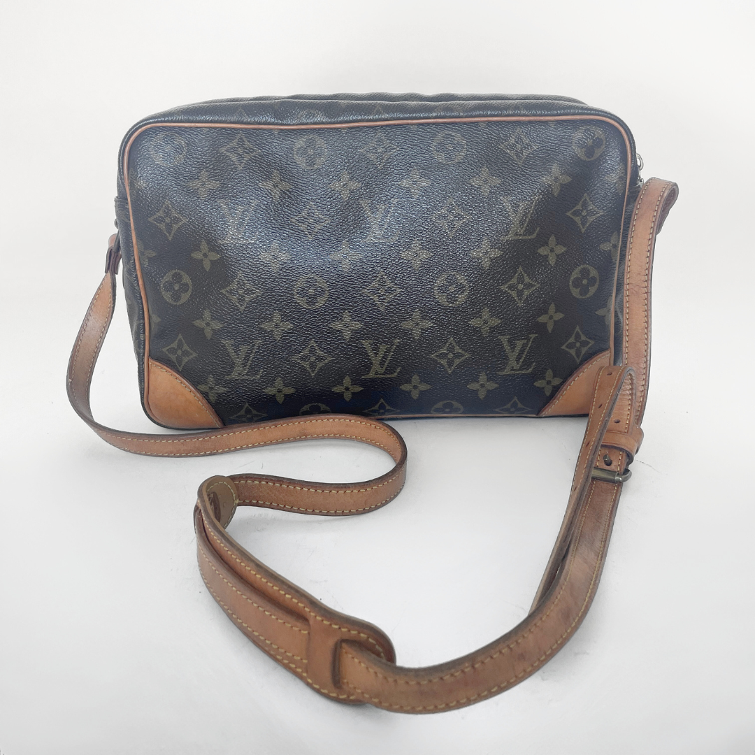 Louis Vuitton Louis Vuitton Trocadero Monogram Canvas - Crossbody bags - Etoile Luxury Vintage