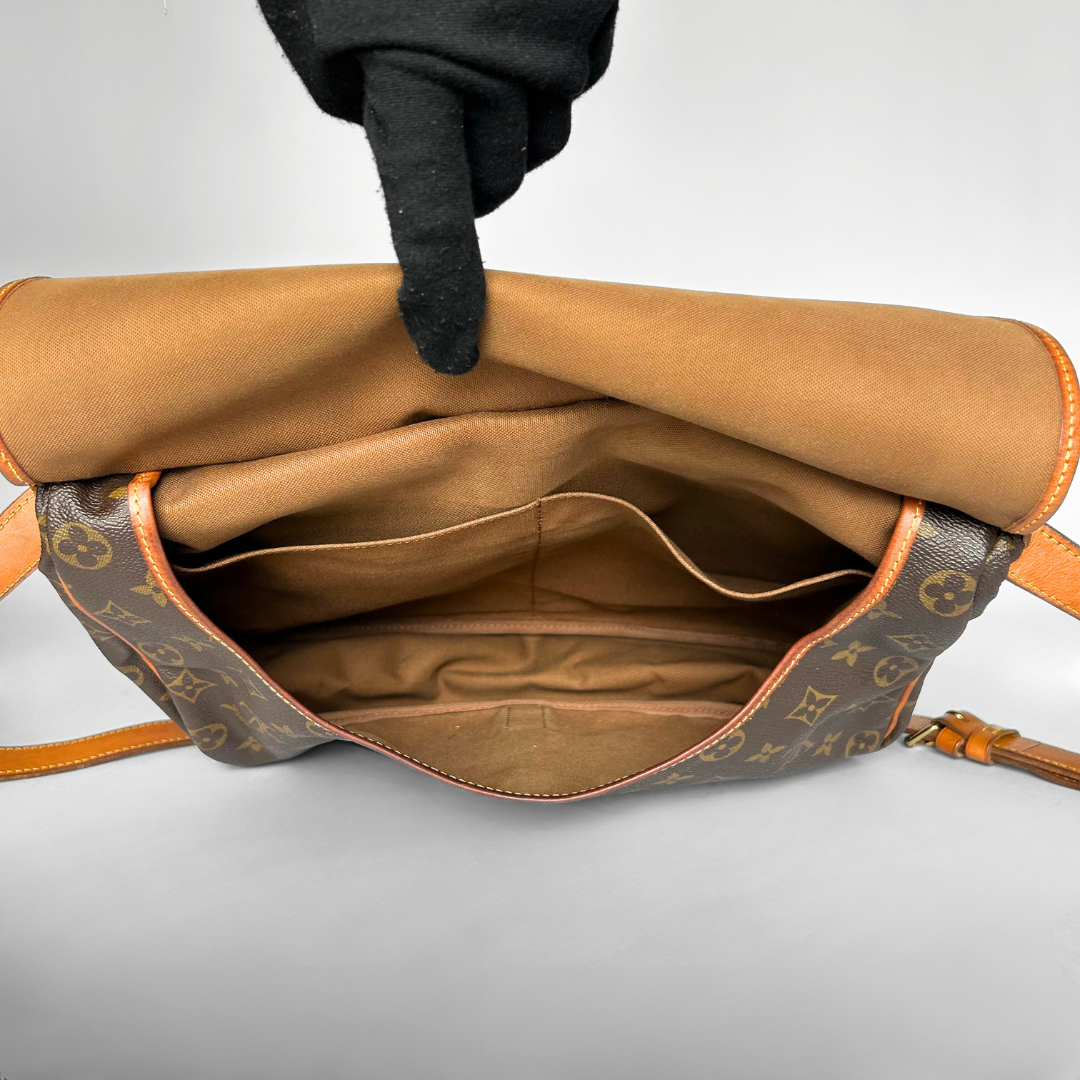 Louis Vuitton Louis Vuitton Saumur 35 Monogram Canvas - Crossbody bags - Etoile Luxury Vintage