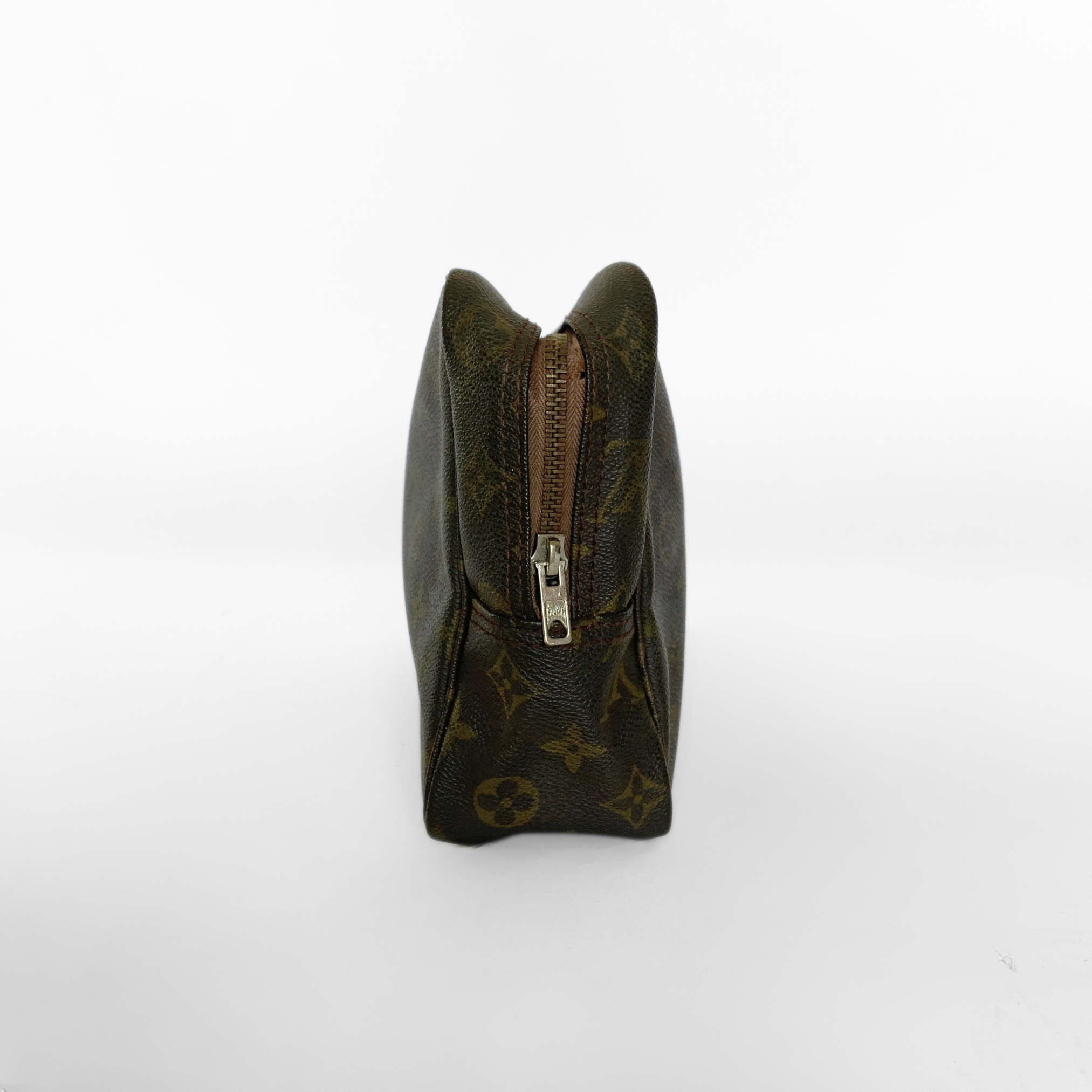 Louis Vuitton Louis Vuitton Toiletry Bag Monogram Canvas - Toiletry bags - Etoile Luxury Vintage