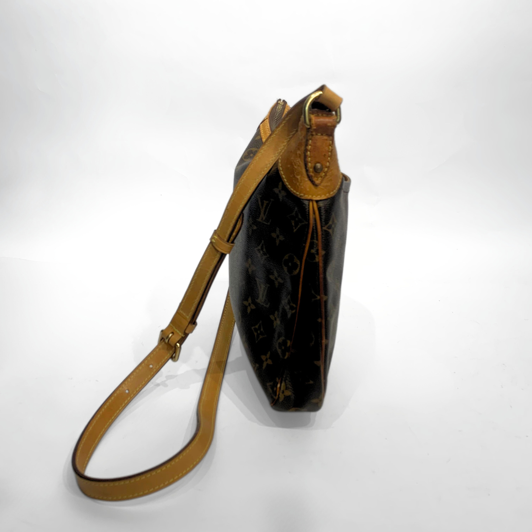 Louis Vuitton Louis Vuitton Odeon PM Monogram Canvas - Crossbody bags - Etoile Luxury Vintage
