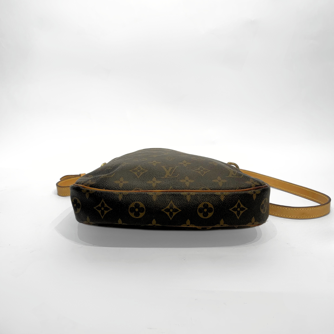Louis Vuitton Louis Vuitton Odeon PM Monogram Canvas - Crossbody bags - Etoile Luxury Vintage