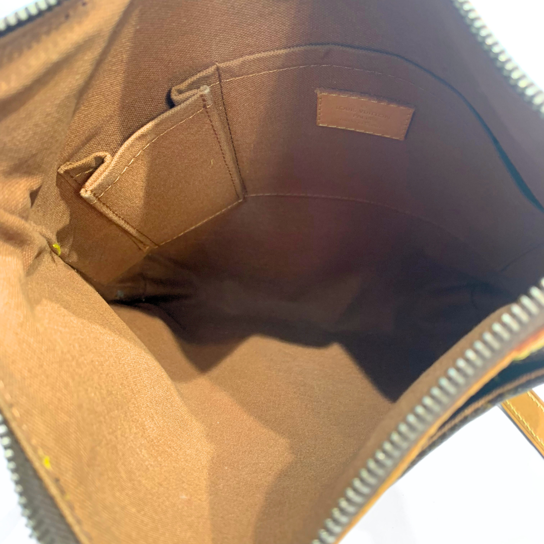 Louis Vuitton Louis Vuitton Odeon PM Monogram Canvas - Crossbody bags - Etoile Luxury Vintage