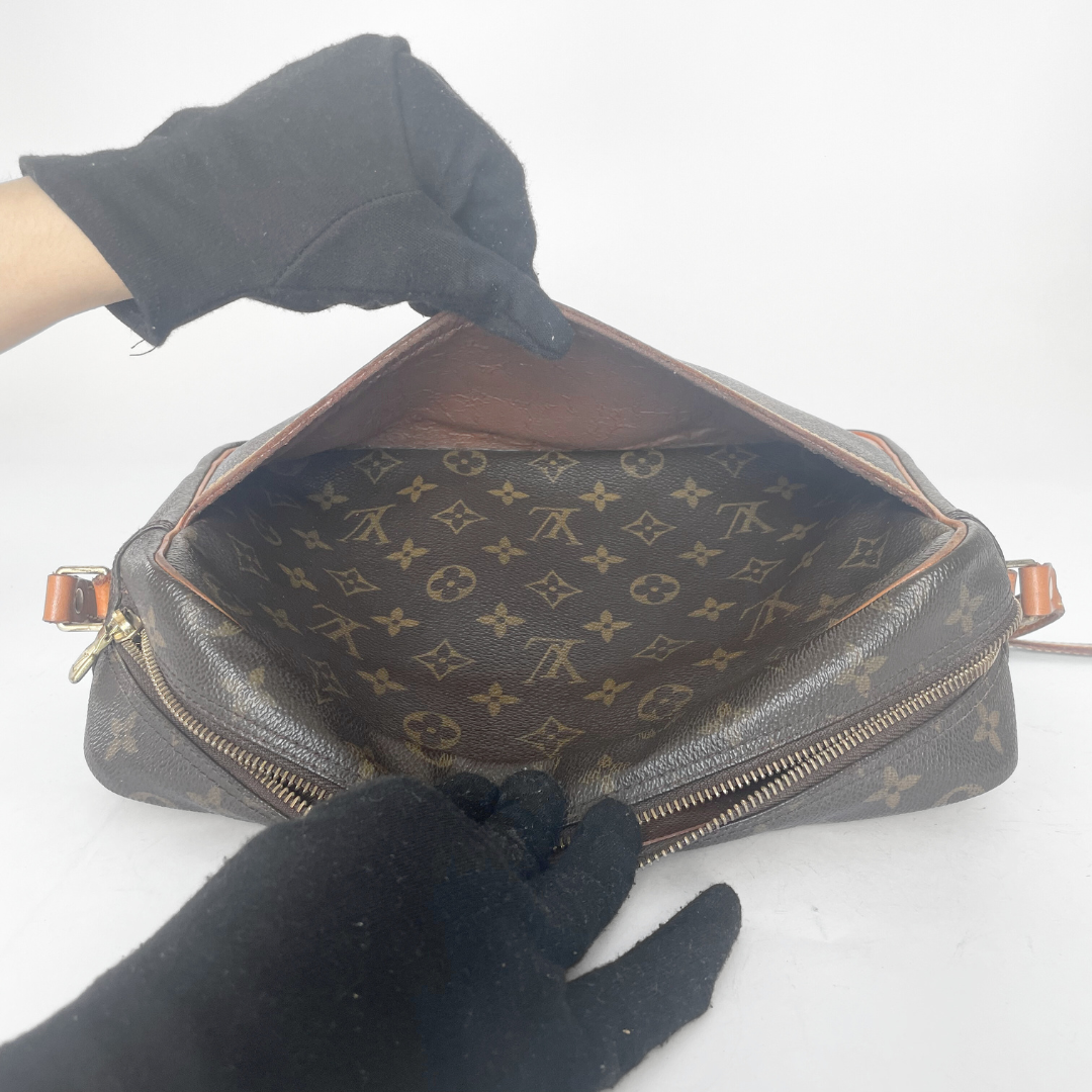 Louis Vuitton Louis Vuitton Trocadero Monogram Canvas - Crossbody bags - Etoile Luxury Vintage