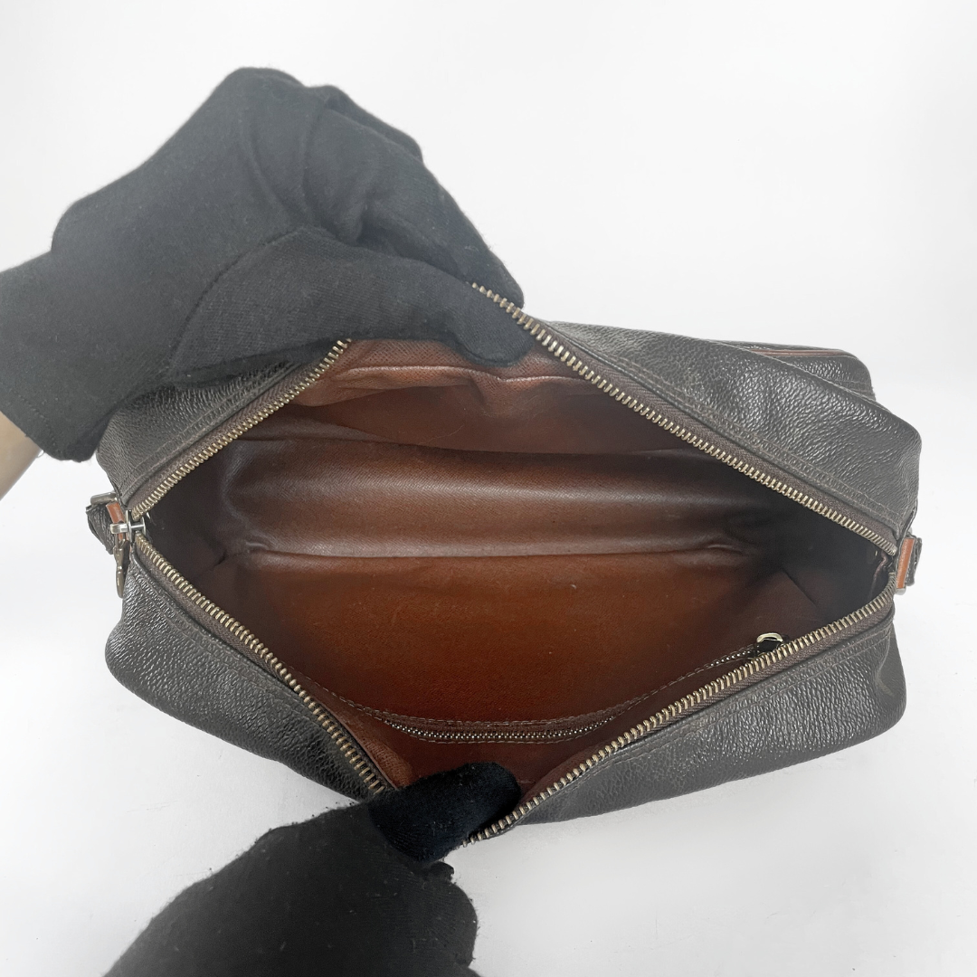 Louis Vuitton Louis Vuitton Nile Monogram Canvas - Crossbody bags - Etoile Luxury Vintage