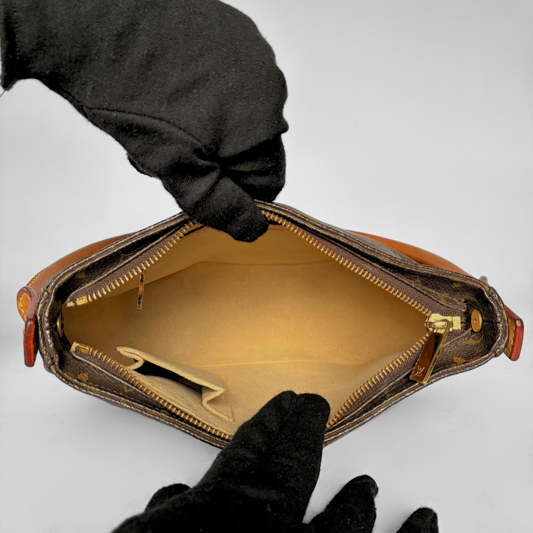 Louis Vuitton Louis Vuitton Looping MM Monogram Canvas - Shoulder bags - Etoile Luxury Vintage