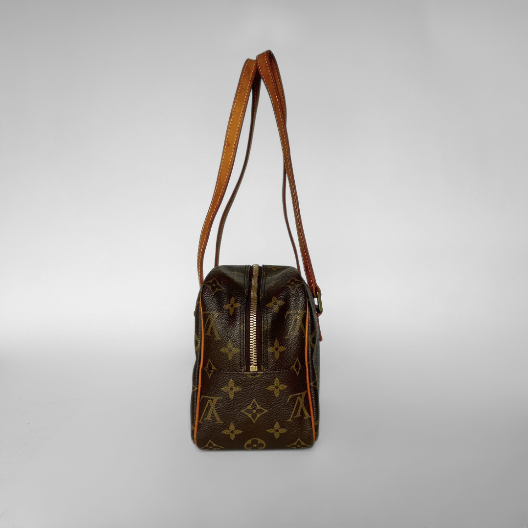 Louis Vuitton Louis Vuitton Cit&eacute; MM Monogram Canvas - Shoulder bags - Etoile Luxury Vintage