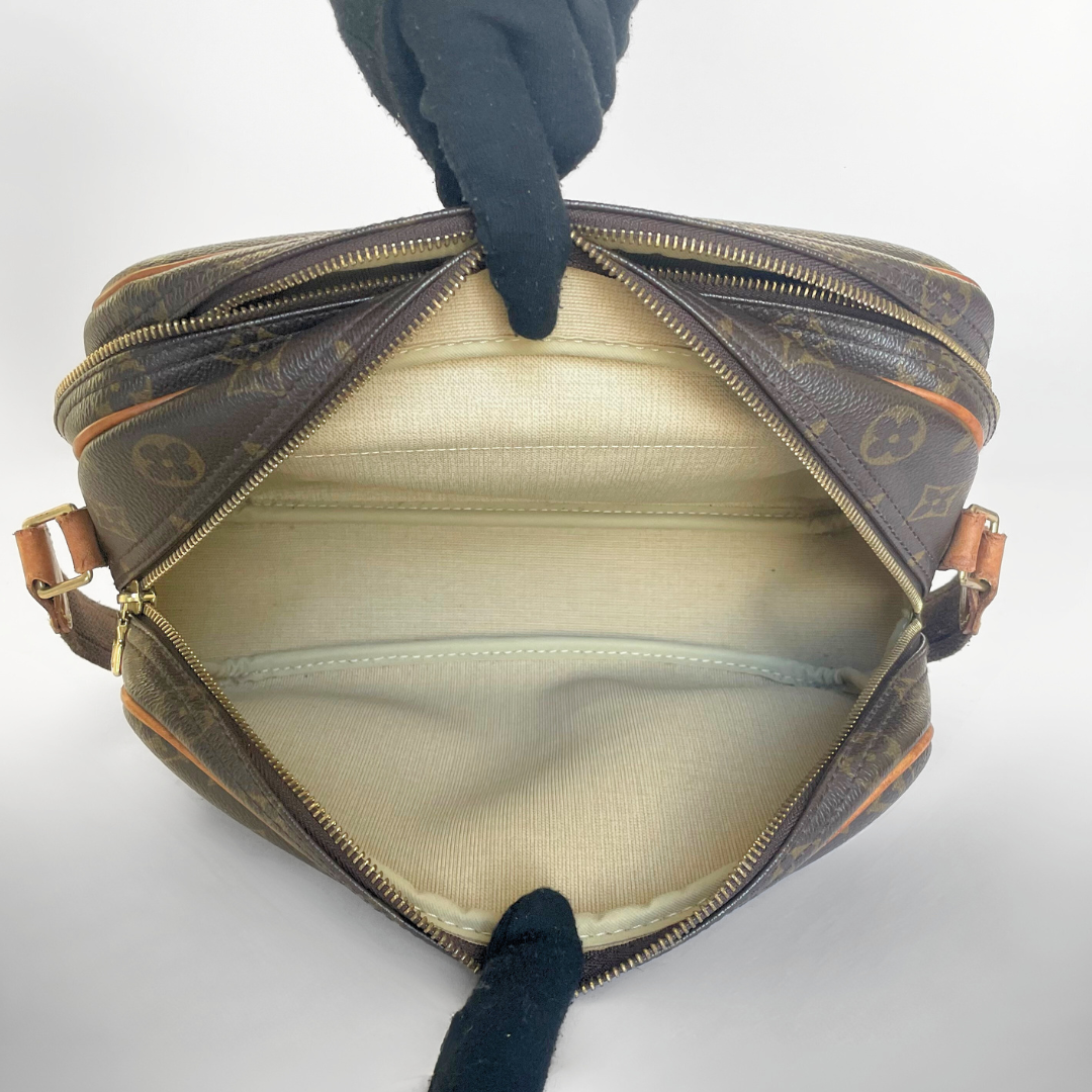 Louis Vuitton Louis Vuitton Reporter PM Monogram Canvas - Crossbody bags - Etoile Luxury Vintage