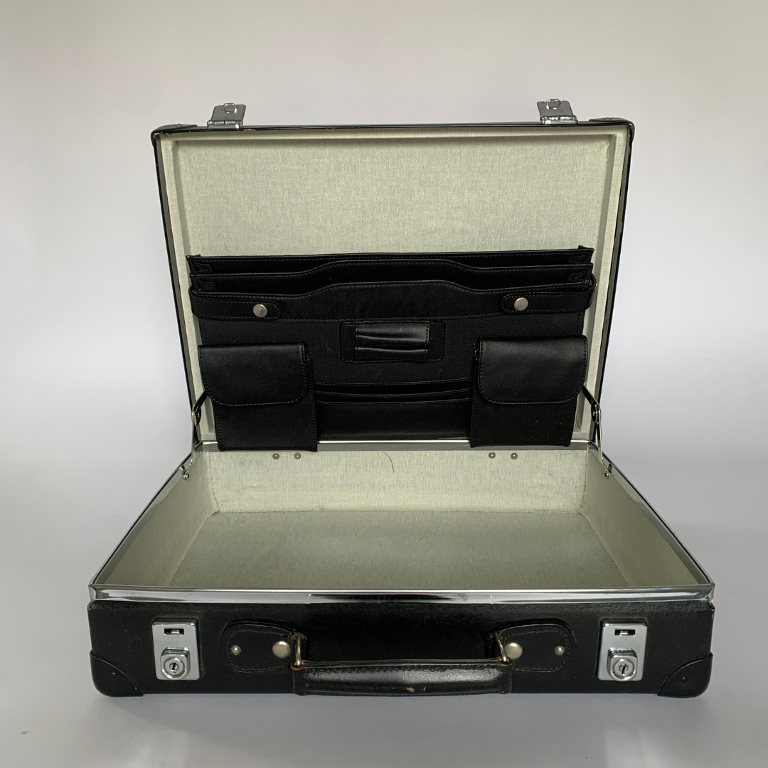 Globe Trotter Globe Trotter Suitcase Leather - Travel bags - Etoile Luxury Vintage