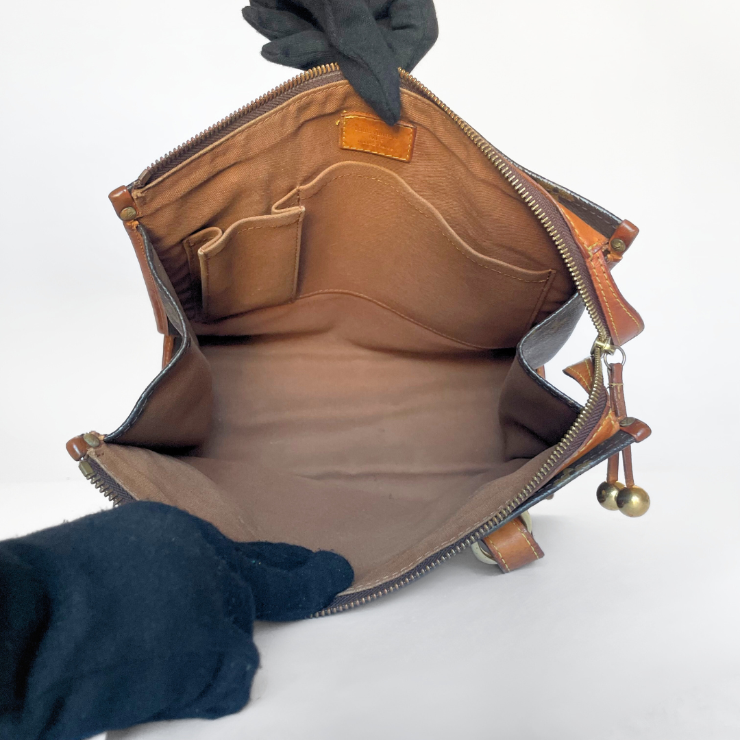 Louis Vuitton Louis Vuitton Popincourt Monogram Canvas - Shoulder bags - Etoile Luxury Vintage