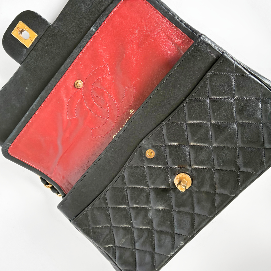 Chanel Chanel Classic Flap Bag Medium Lambskin Leather - Shoulder bags - Etoile Luxury Vintage