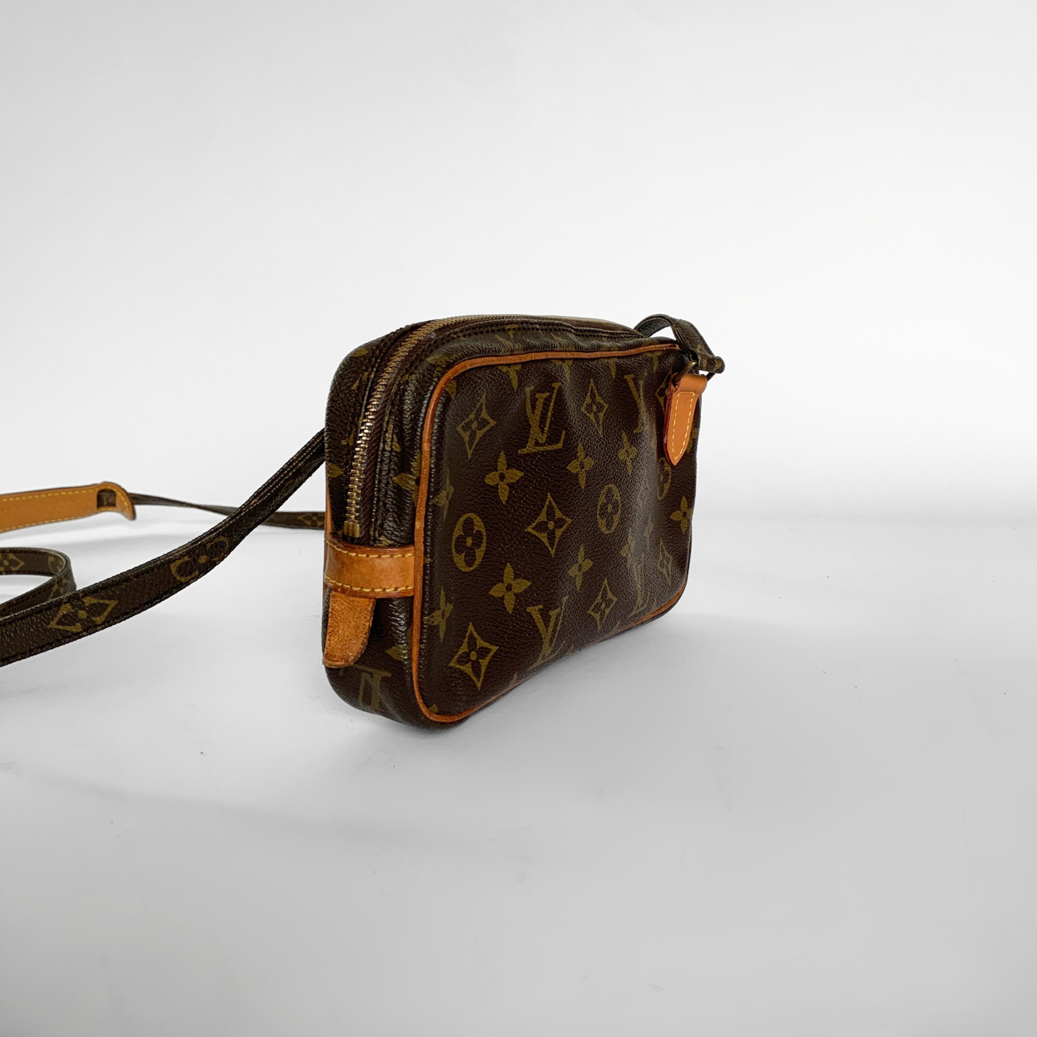 Louis Vuitton Louis Vuitton Marly Monogram Canvas - Crossbody bags - Etoile Luxury Vintage