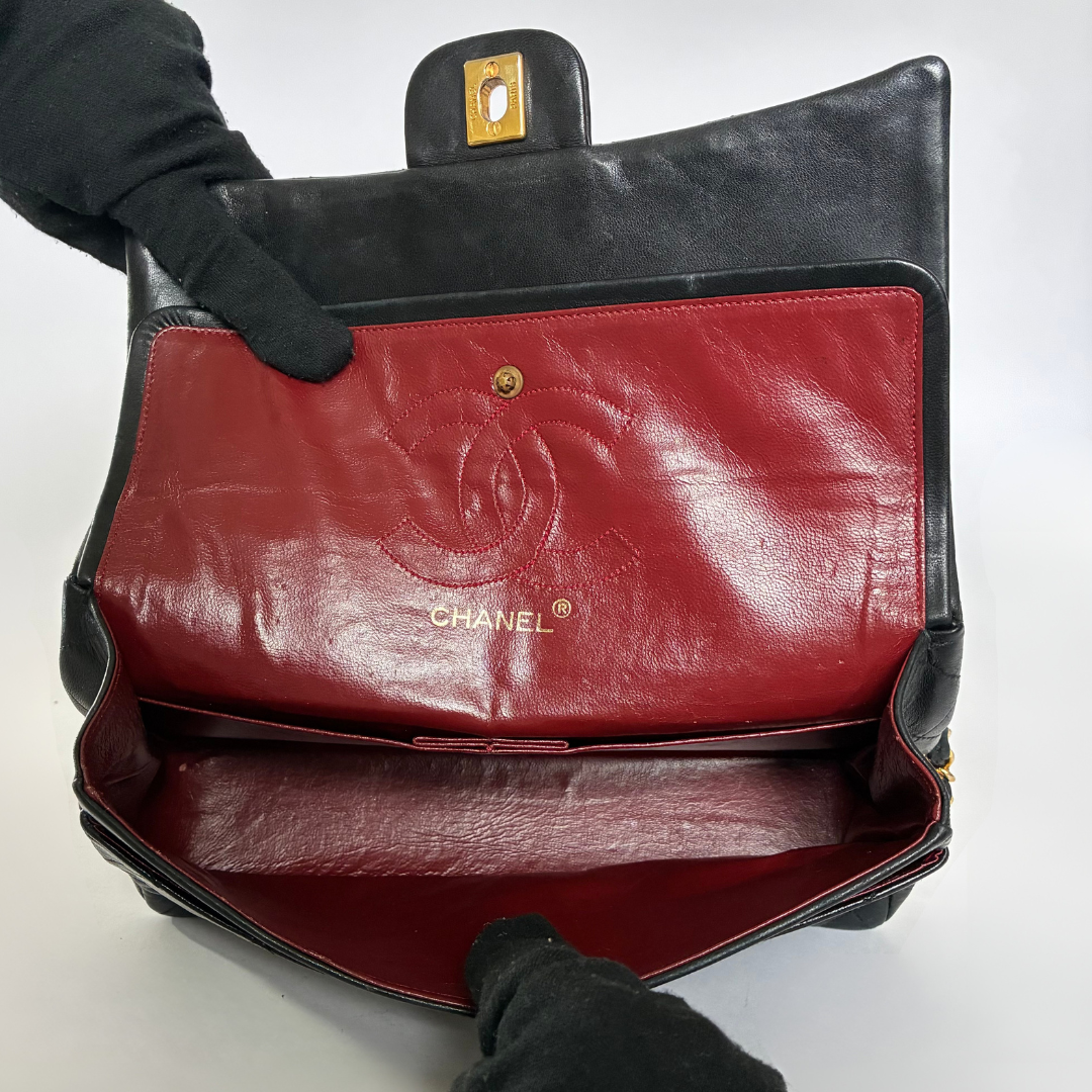 Chanel Chanel Classic Flap Bag Medium Lambskin Leather - Shoulder bags - Etoile Luxury Vintage