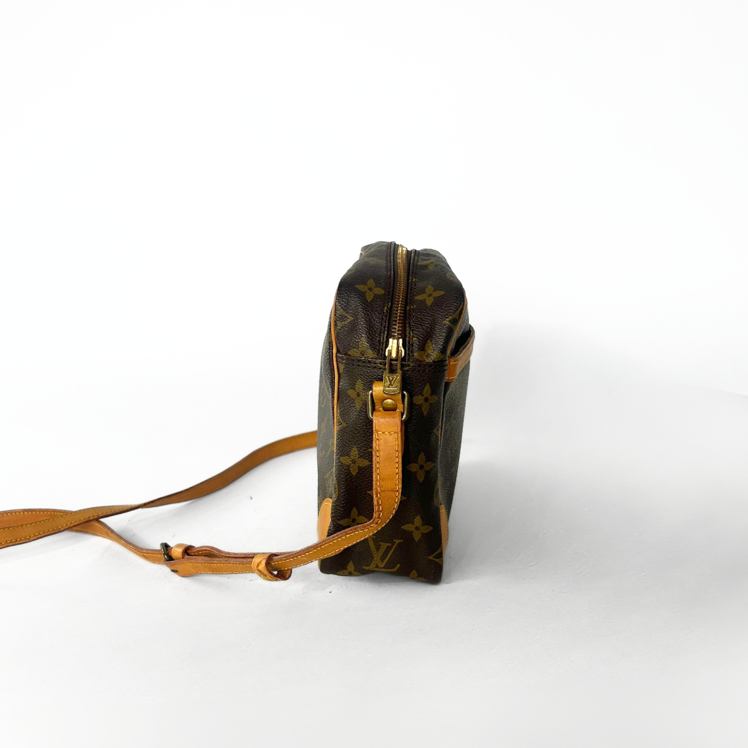 Louis Vuitton Louis Vuitton Trocadero GM Monogram Canvas - Crossbody bags - Etoile Luxury Vintage