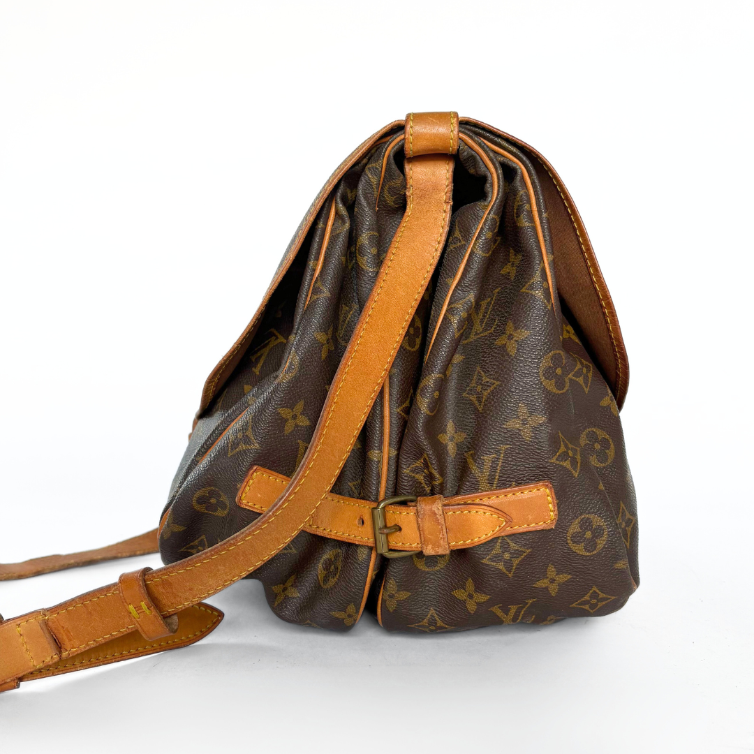 Louis Vuitton Louis Vuitton Saumur 35 Monogram Canvas - Crossbody bags - Etoile Luxury Vintage