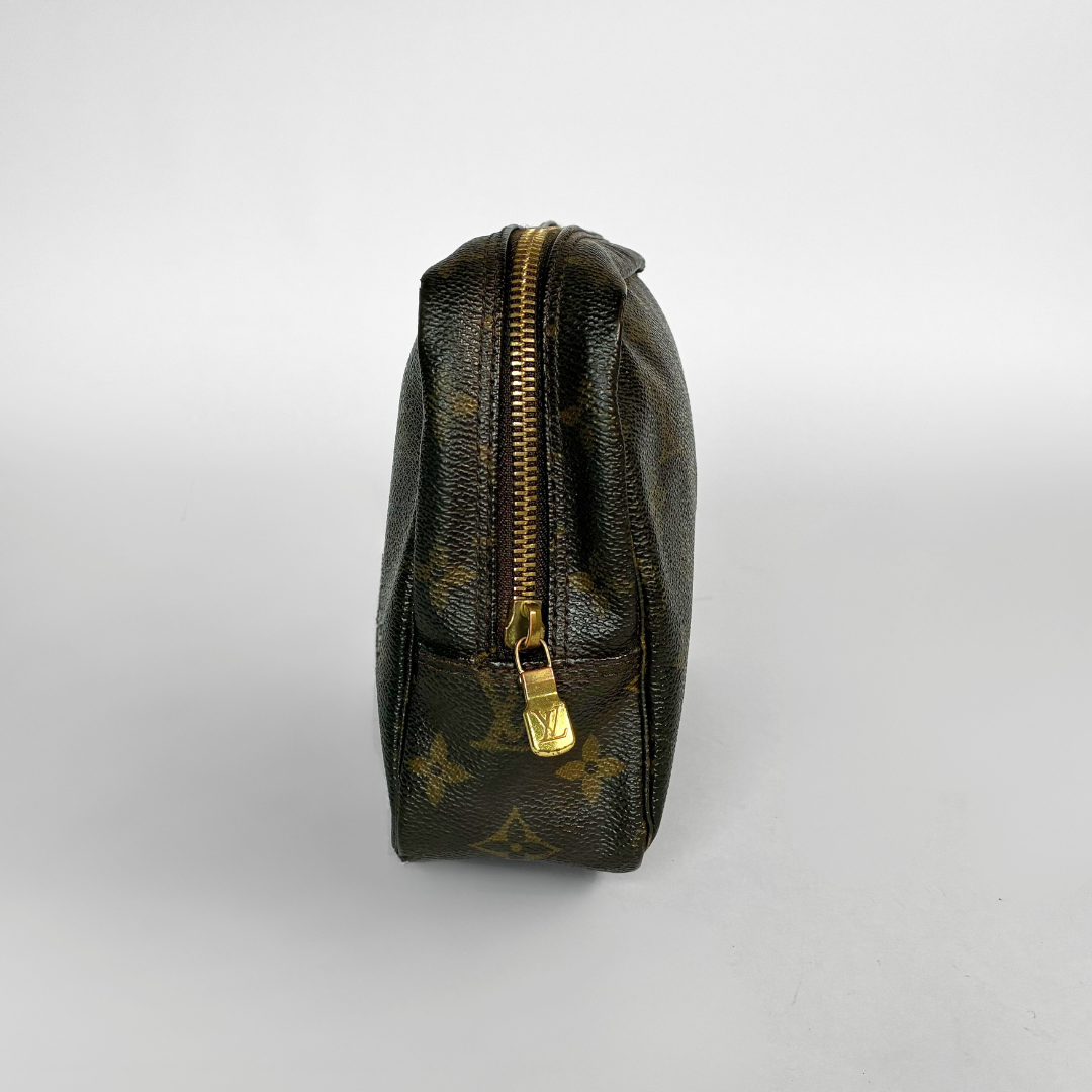Louis Vuitton Louis Vuitton Toiletry Bag Monogram Canvas - Toiletry bags - Etoile Luxury Vintage
