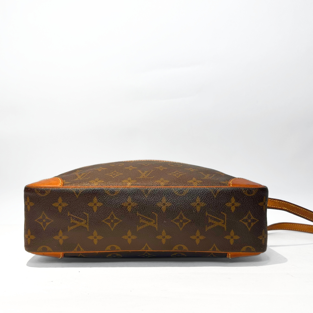 Louis Vuitton Louis Vuitton Trocadero GM Monogram Canvas - Crossbody bags - Etoile Luxury Vintage