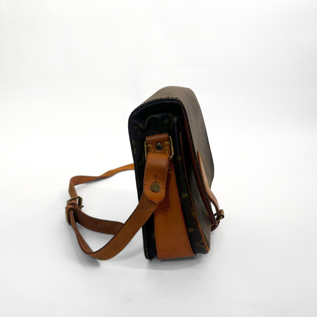 Louis Vuitton Louis Vuitton Cartouchi&egrave;re MM Monogram Canvas - Crossbody bags - Etoile Luxury Vintage