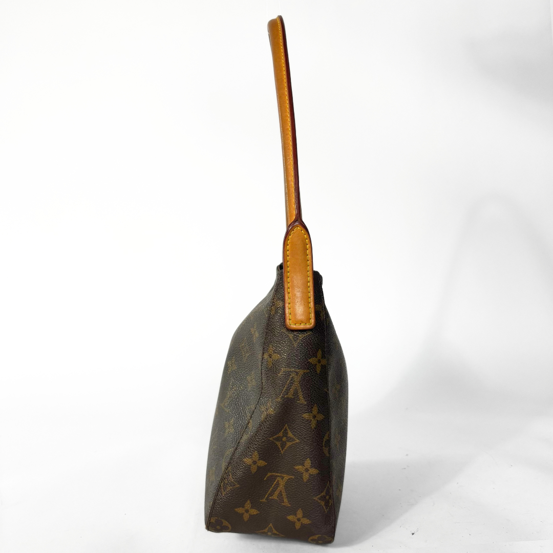 Louis Vuitton Louis Vuitton Looping MM Monogram Canvas - Shoulder bags - Etoile Luxury Vintage