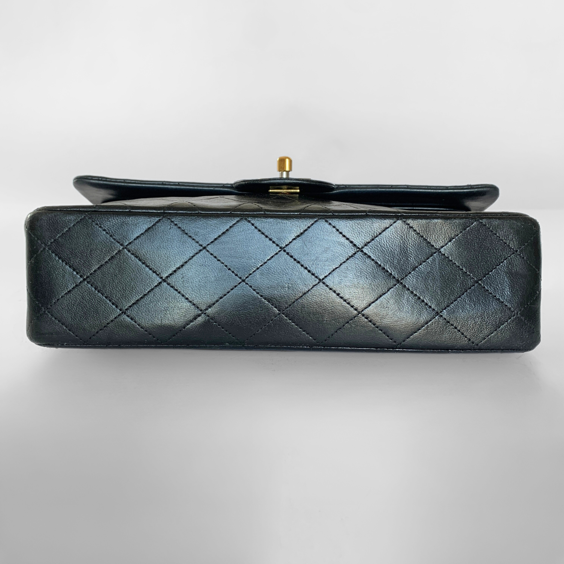 Chanel Chanel Classic Flap Bag Medium Lambskin Leather - Shoulder bags - Etoile Luxury Vintage