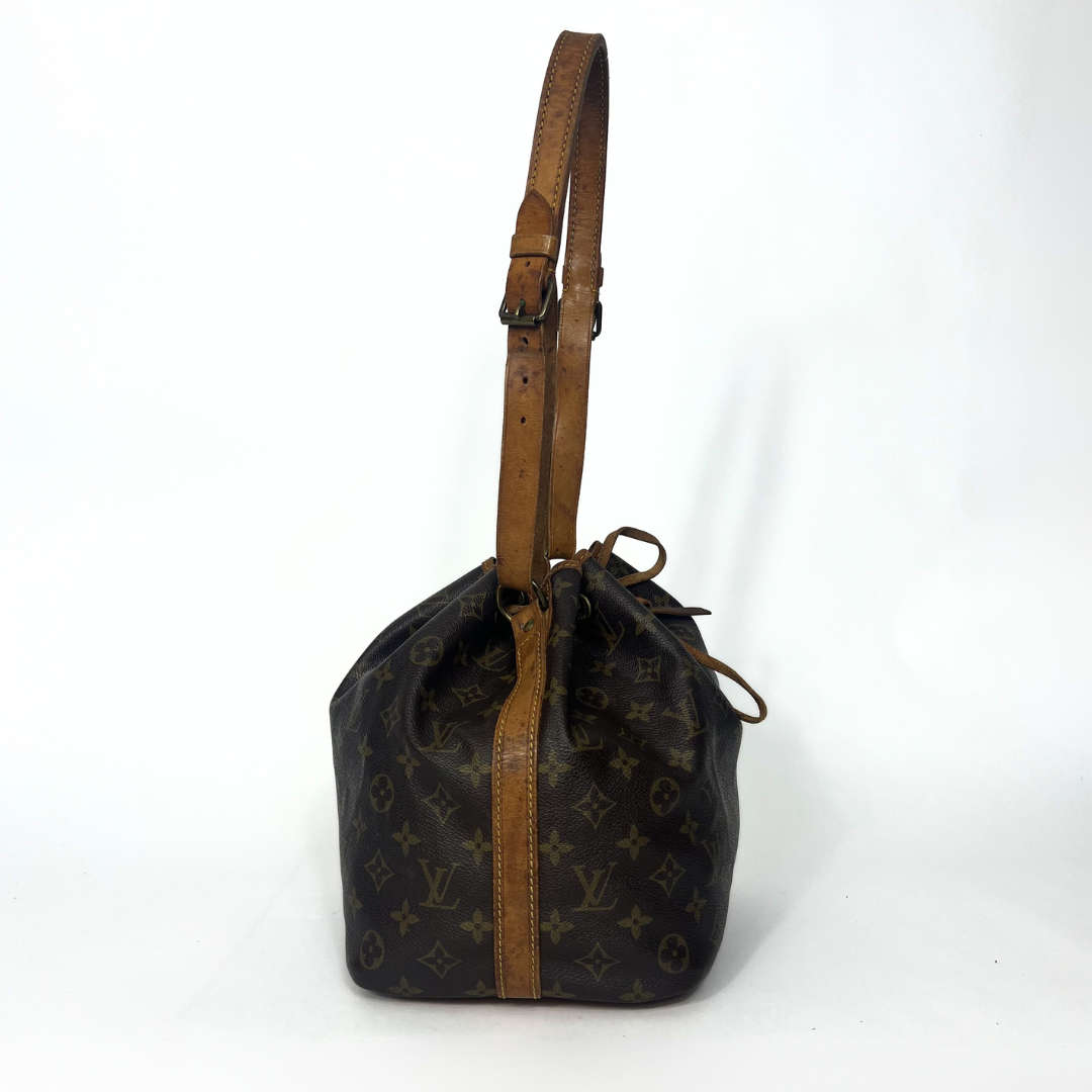 Louis Vuitton Louis Vuitton Petit No&eacute; Monogram Canvas - Shoulder bags - Etoile Luxury Vintage