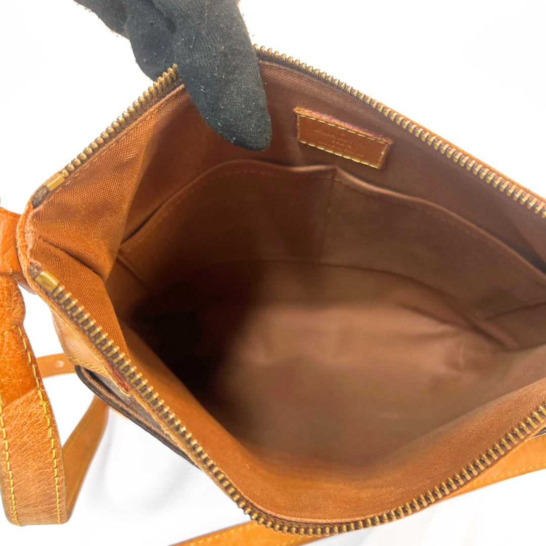 Louis Vuitton Louis Vuitton Odeon PM Monogram Canvas - Crossbody bags - Etoile Luxury Vintage