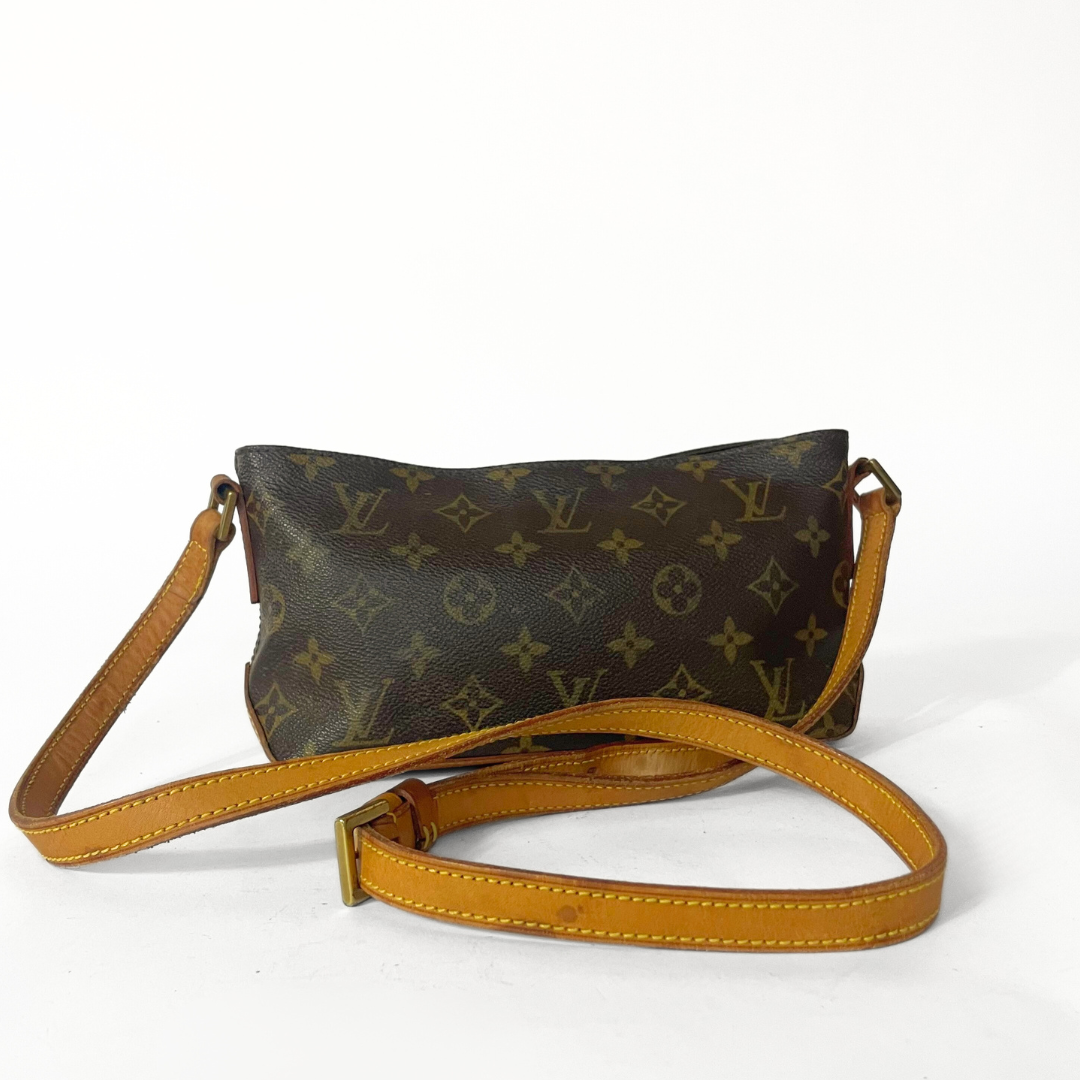 Louis Vuitton Louis Vuitton Trotteur Monogram Canvas - Crossbody bags - Etoile Luxury Vintage