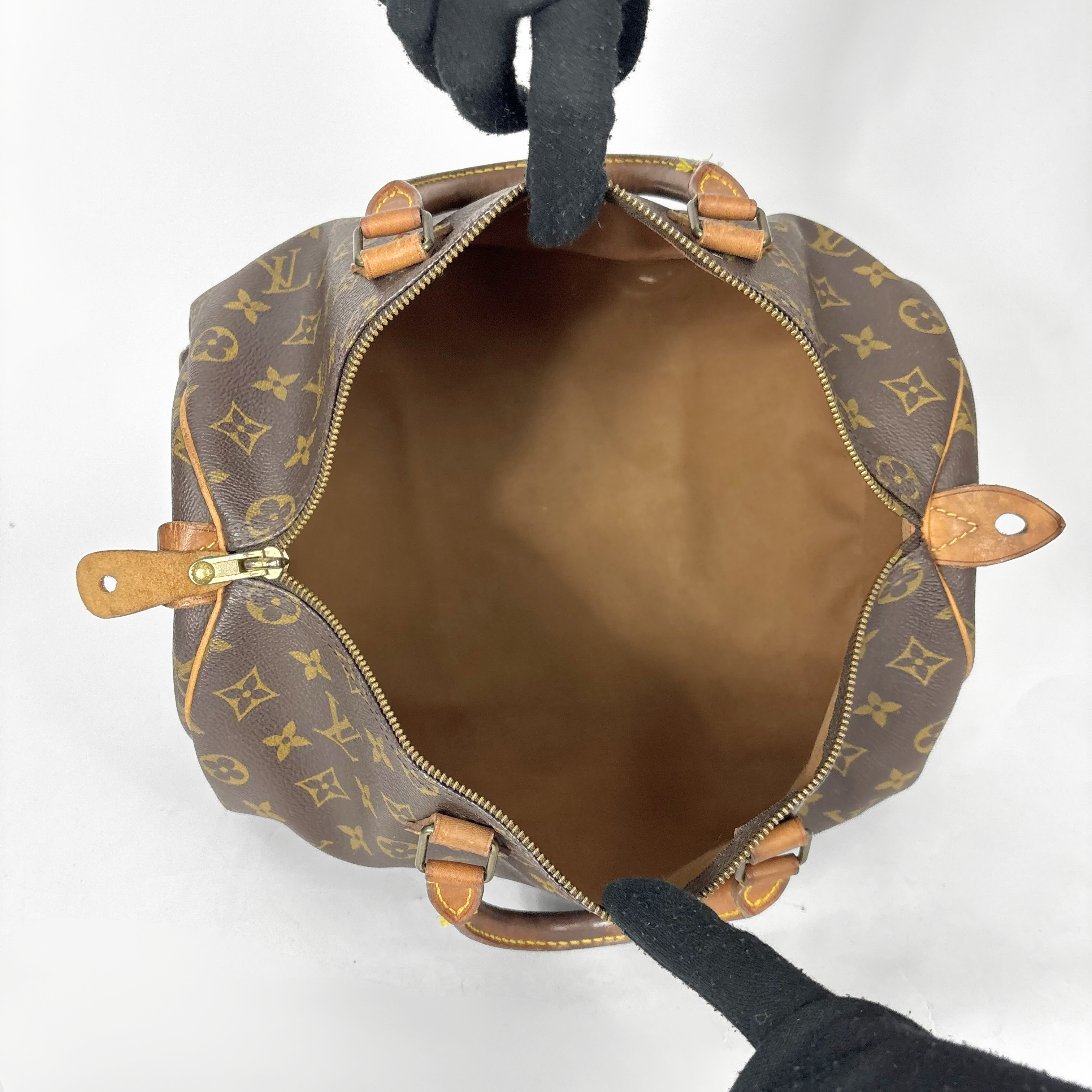 Louis Vuitton Speedy 35