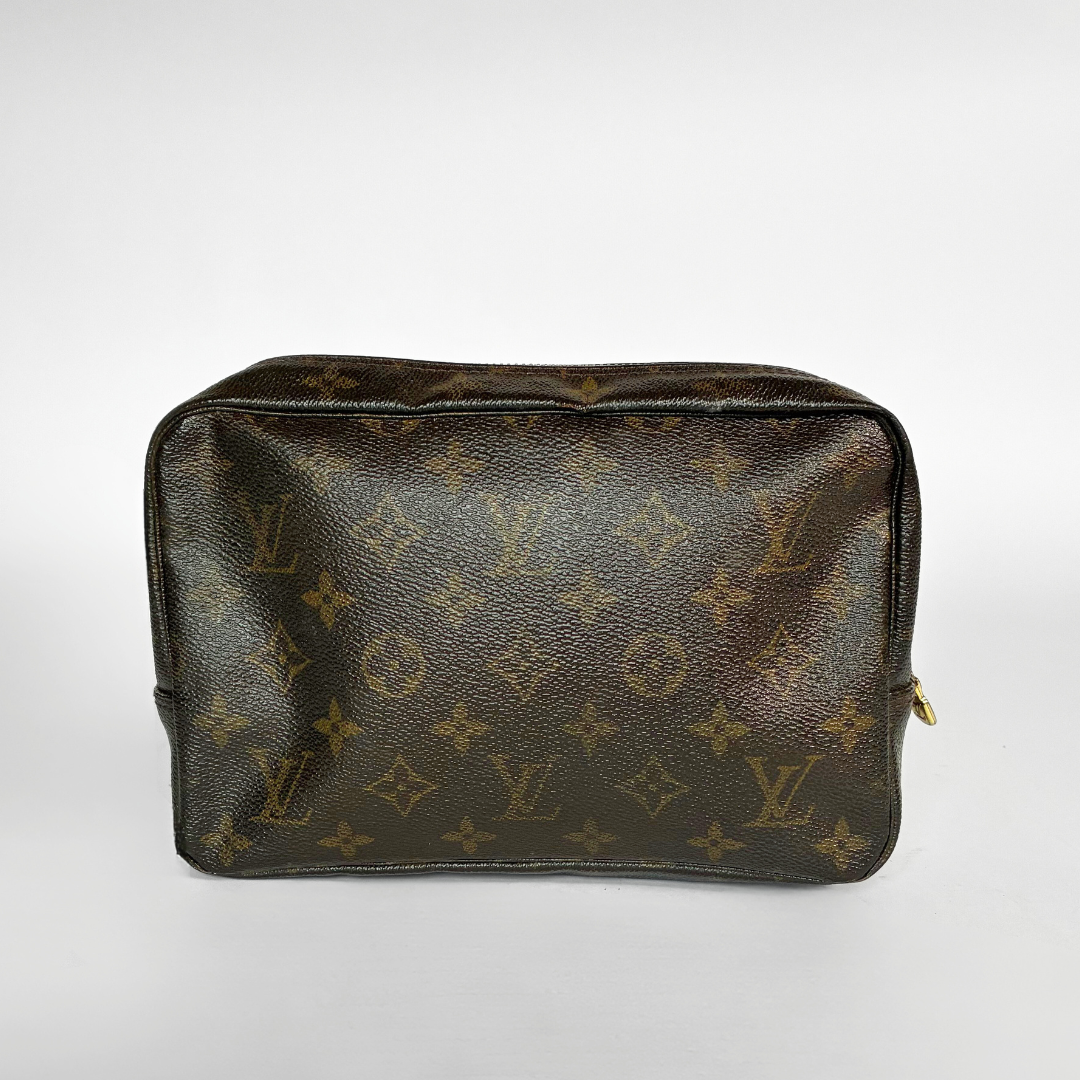 Louis Vuitton Louis Vuitton Toiletry Bag Monogram Canvas - Toiletry bags - Etoile Luxury Vintage