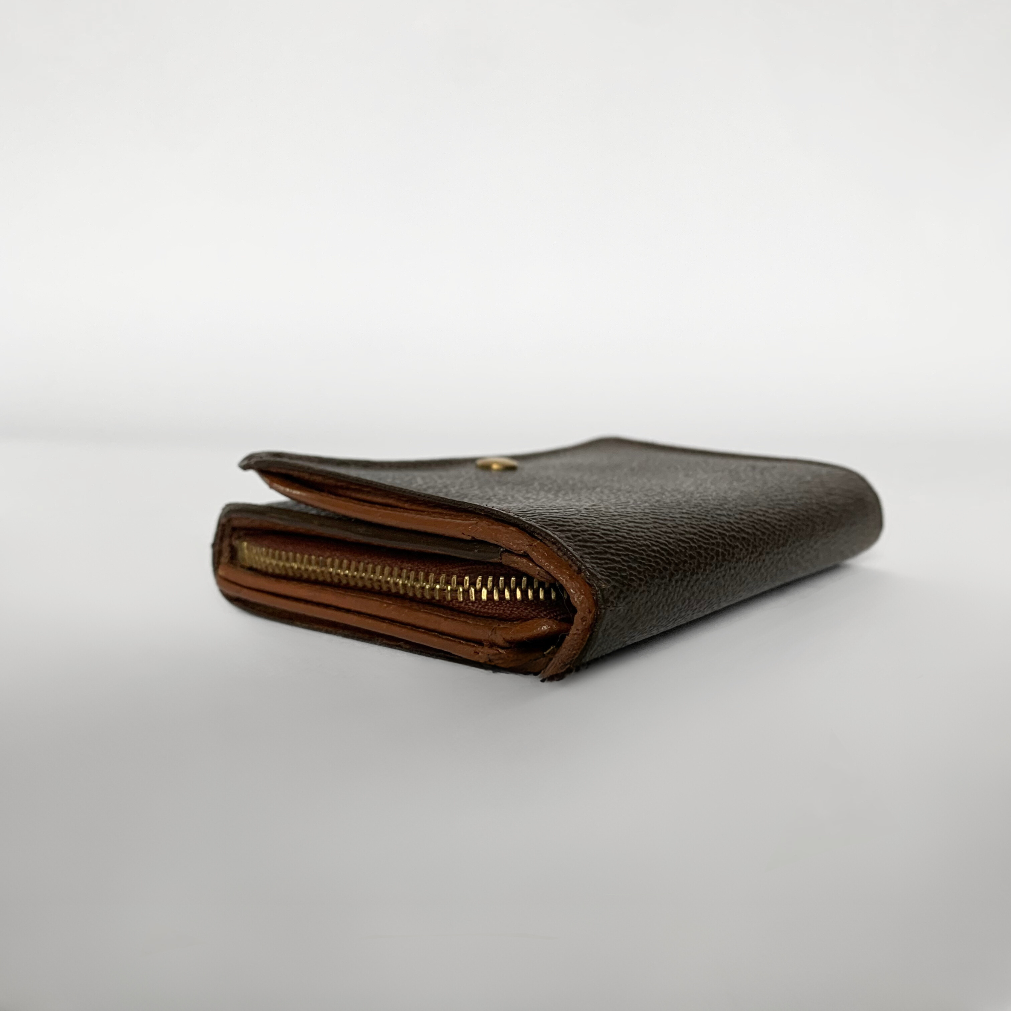 Louis Vuitton Louis Vuitton Wallet Medium Monogram Canvas - Wallets - Etoile Luxury Vintage