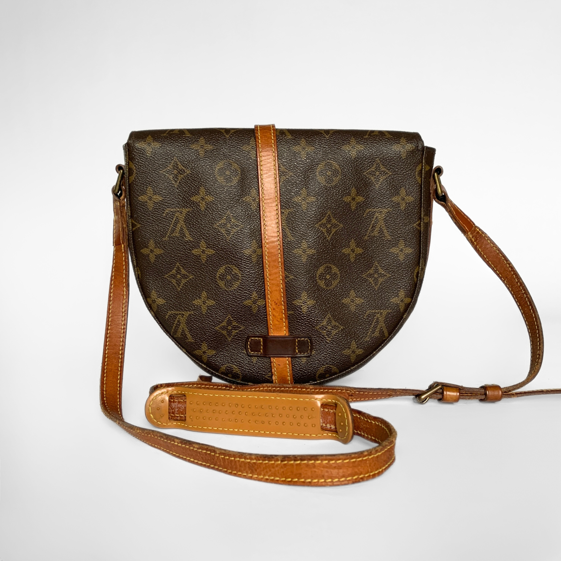 Louis Vuitton Louis Vuitton Chantilly MM Monogram Canvas - Crossbody bags - Etoile Luxury Vintage