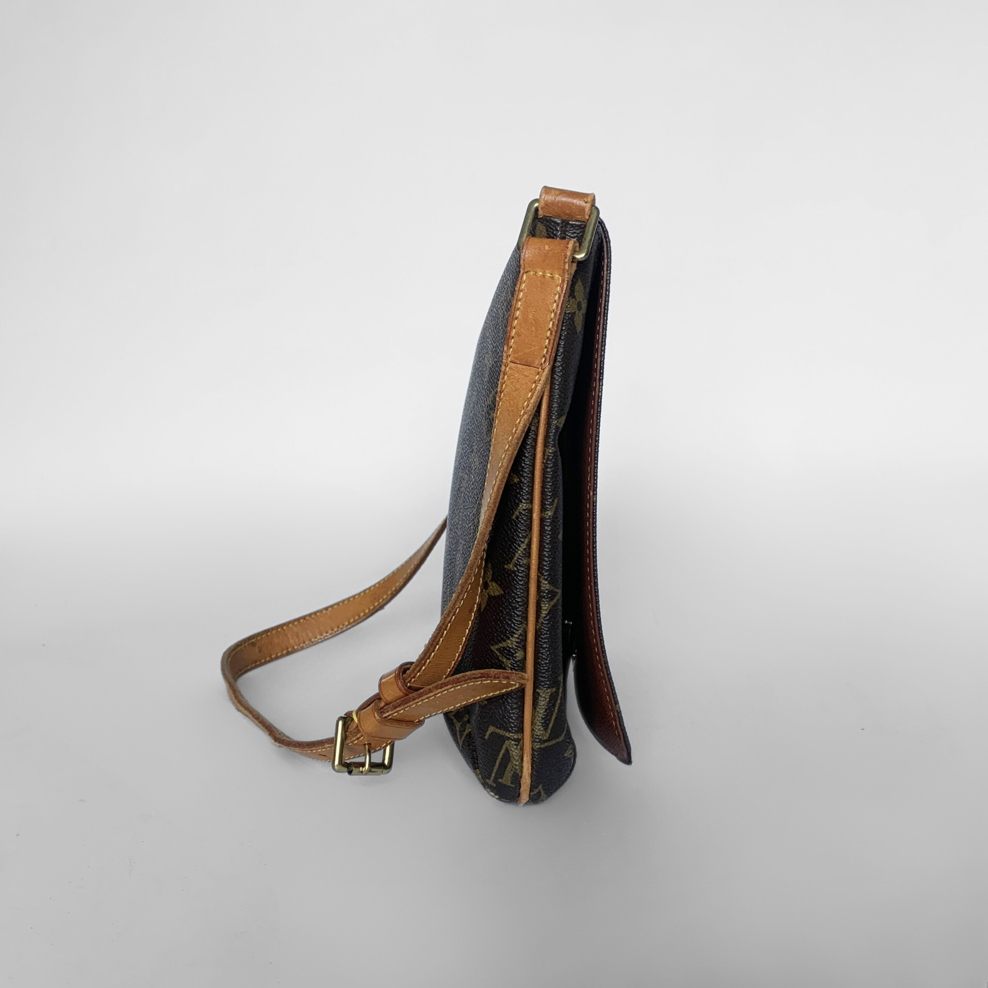 Louis Vuitton Louis Vuitton Musette Salsa Monogram Canvas - Shoulder bags - Etoile Luxury Vintage
