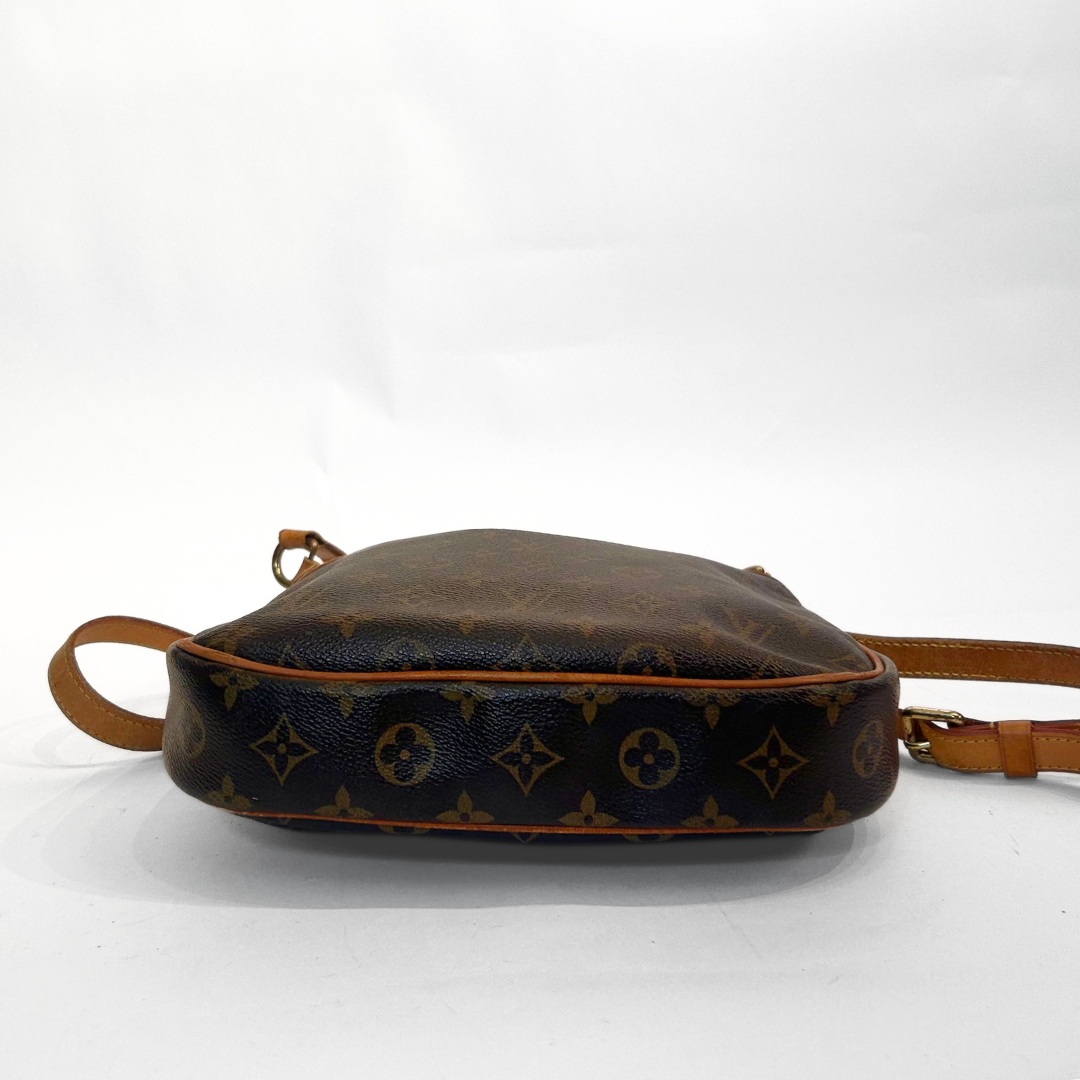 Louis Vuitton Louis Vuitton Odeon PM Monogram Canvas - Crossbody bags - Etoile Luxury Vintage