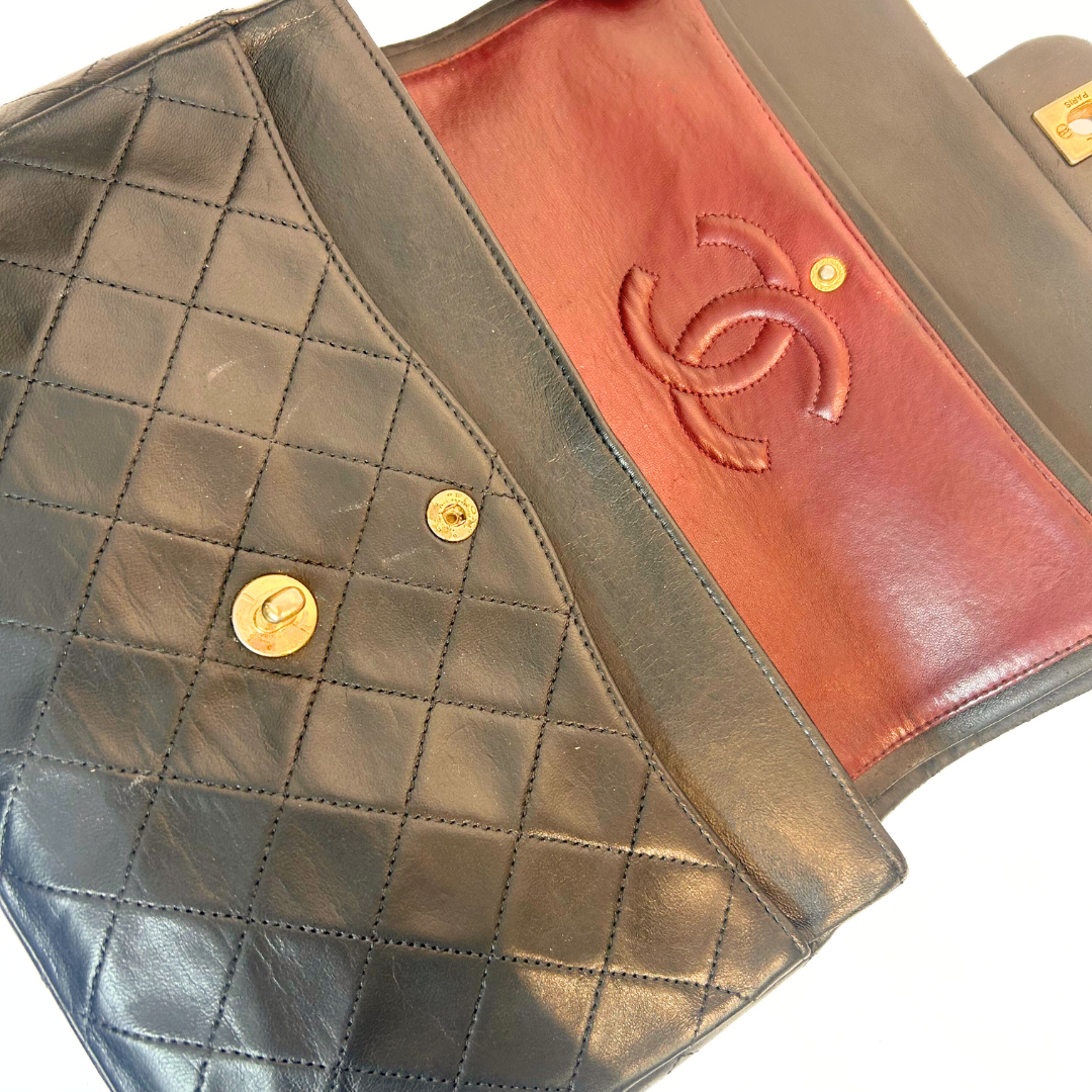 Chanel Chanel Classic Flap Bag Medium - Shoulder Bags - Etoile Luxury Vintage