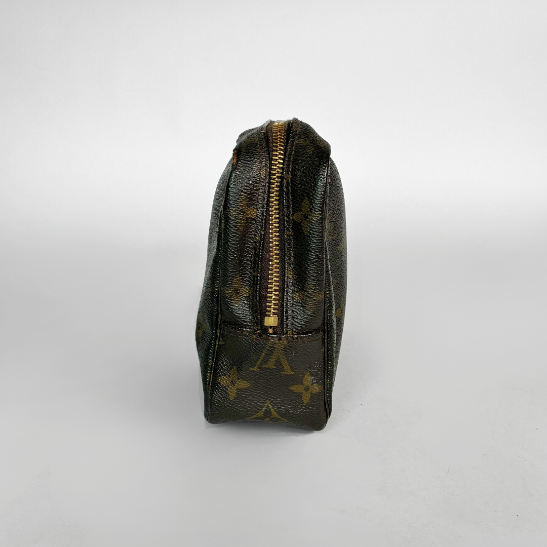 Louis Vuitton Louis Vuitton Toiletry Bag Monogram Canvas - Toiletry bags - Etoile Luxury Vintage