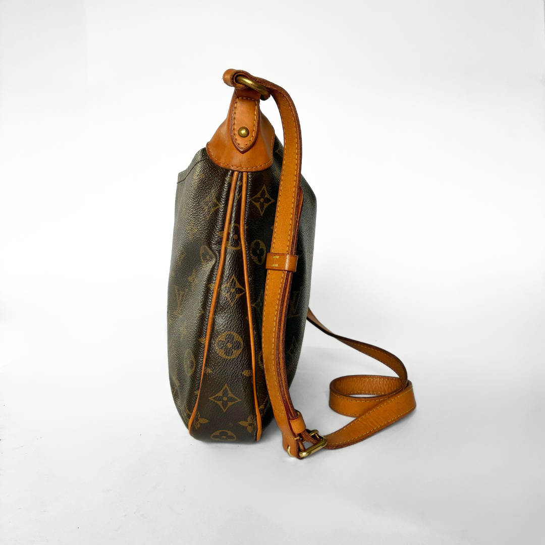 Louis Vuitton Louis Vuitton Odeon PM Monogram Canvas - Crossbody bags - Etoile Luxury Vintage