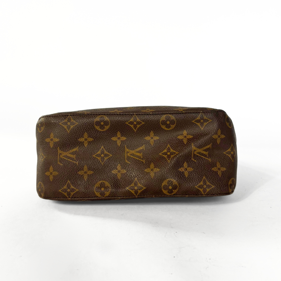 Louis Vuitton Louis Vuitton Looping MM Monogram Canvas - Shoulder bags - Etoile Luxury Vintage