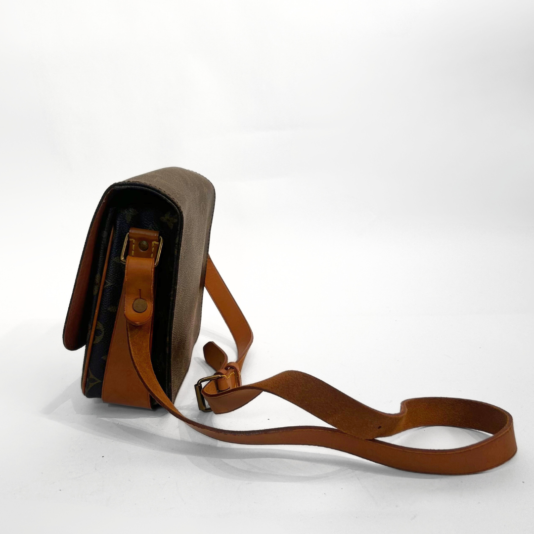 Louis Vuitton Louis Vuitton Cartouchi&egrave;re MM Monogram Canvas - Crossbody bags - Etoile Luxury Vintage