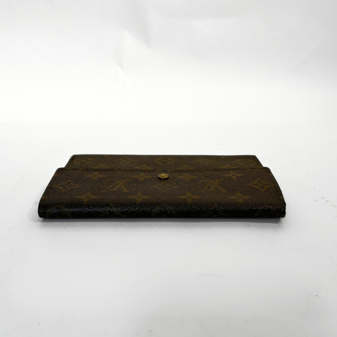 Louis Vuitton Louis Vuitton International Medium Wallet Monogram Canvas - Wallets - Etoile Luxury Vintage