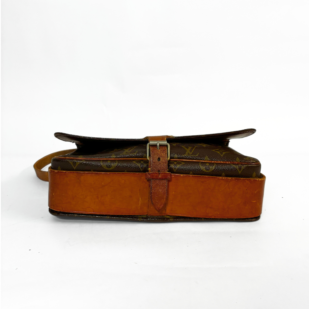 Louis Vuitton Louis Vuitton Cartouchi&egrave;re GM Monogram Canvas - Crossbody bags - Etoile Luxury Vintage
