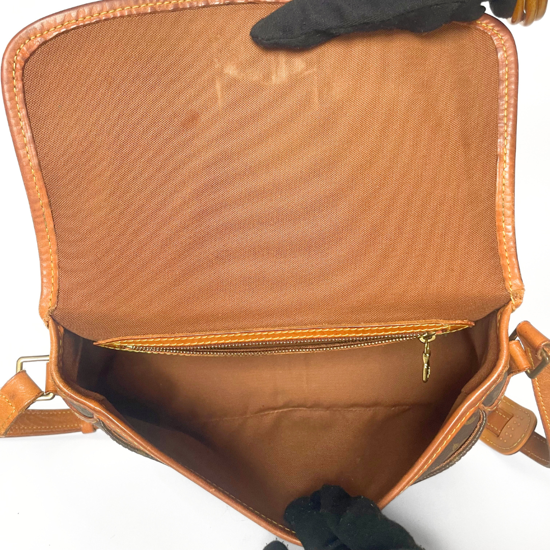 Louis Vuitton Louis Vuitton Sologne Monogram Canvas - Crossbody bags - Etoile Luxury Vintage