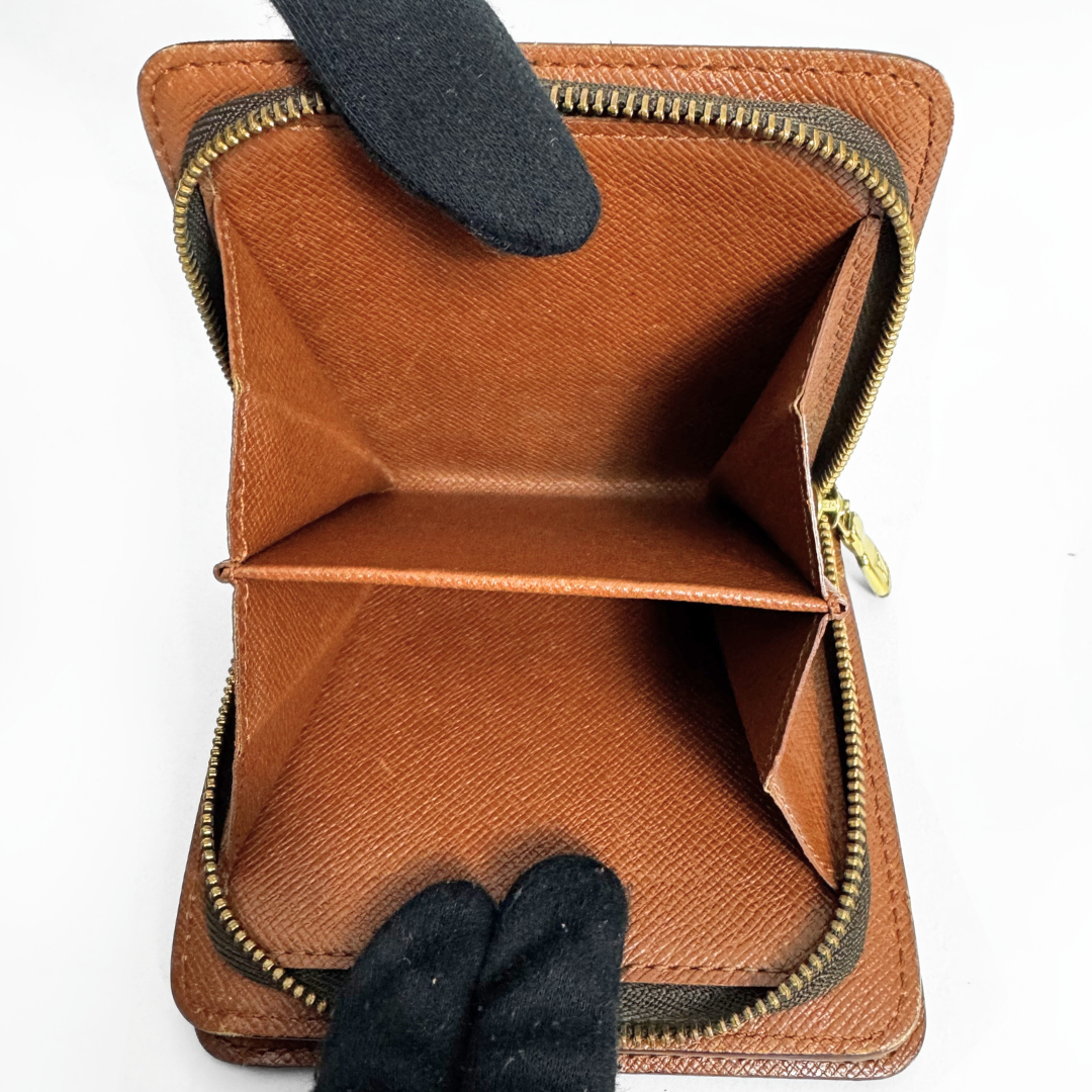 Louis Vuitton Zipper Wallet