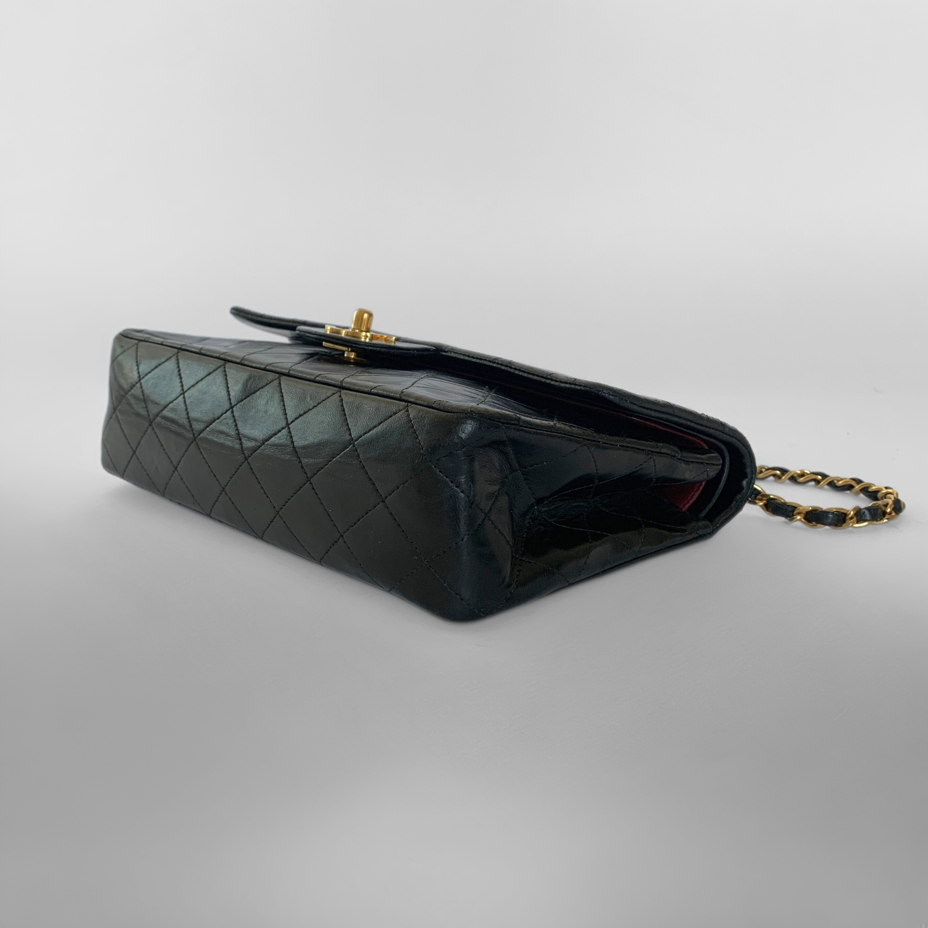 Chanel Chanel Classic Flap Bag Medium Lambskin Leather - Shoulder bags - Etoile Luxury Vintage