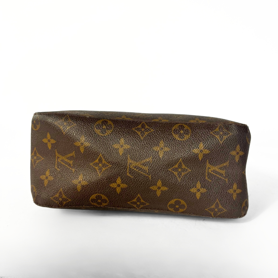 Louis Vuitton Louis Vuitton Looping MM Monogram Canvas - Shoulder bags - Etoile Luxury Vintage