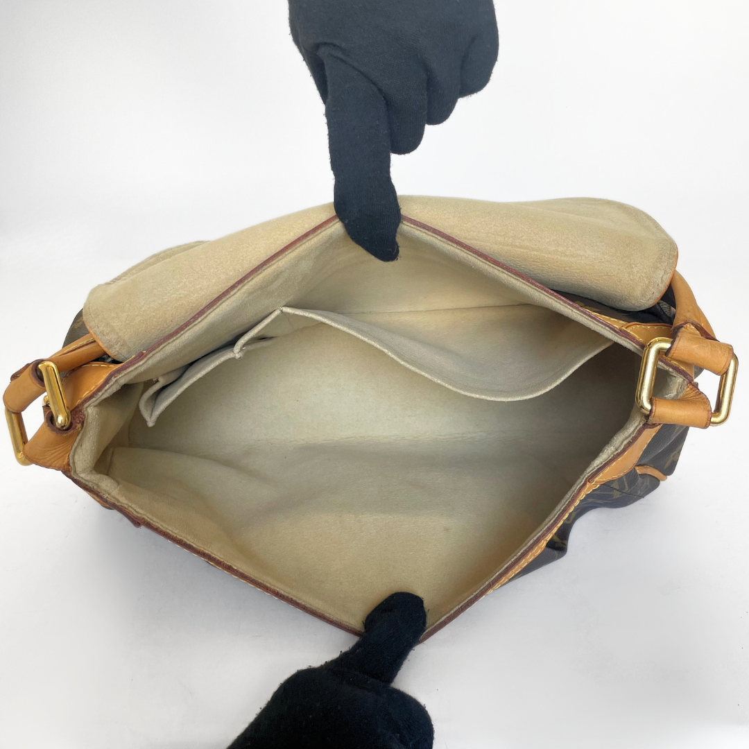 Louis Vuitton Louis Vuitton Beverly MM Monogram Canvas - Handbags - Etoile Luxury Vintage