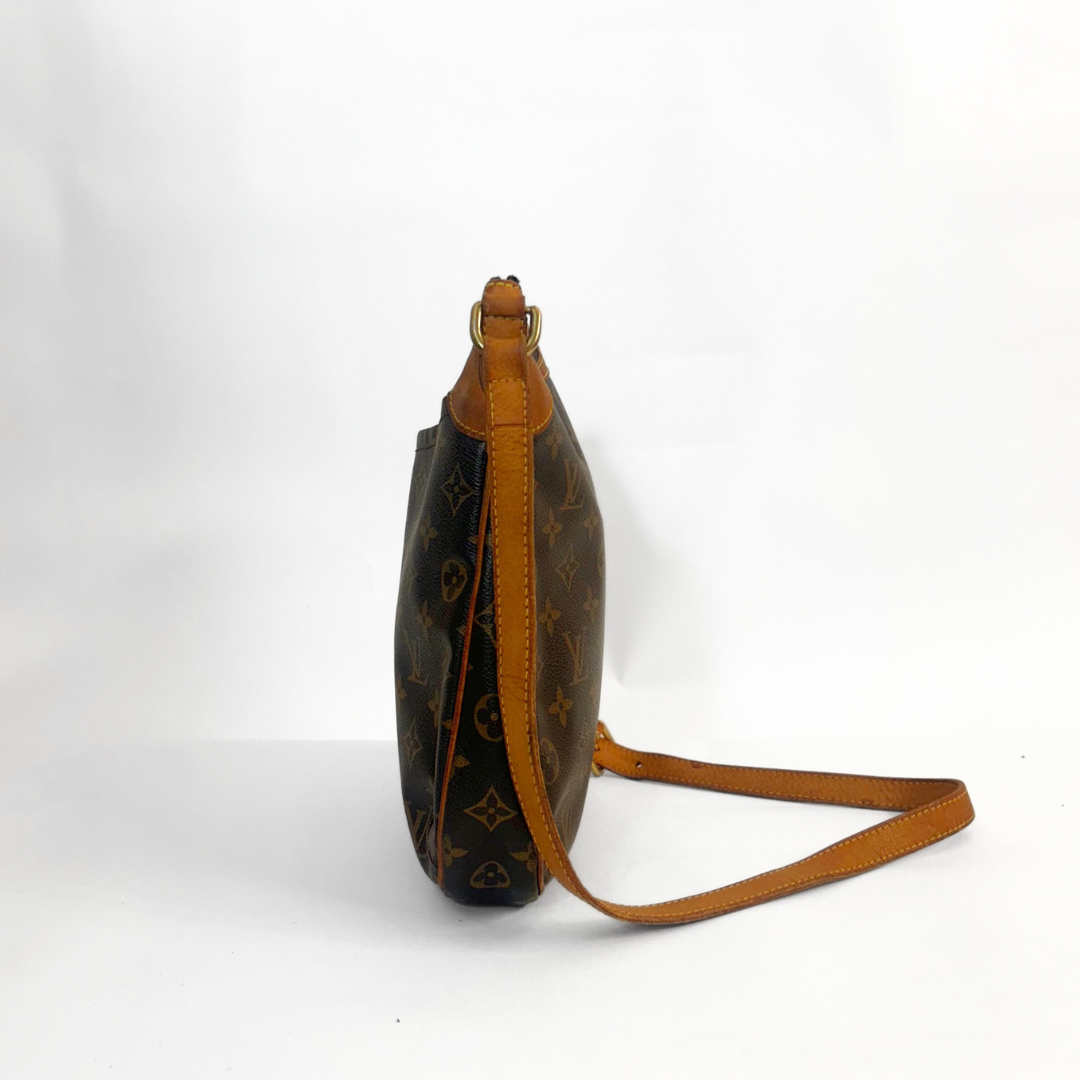 Louis Vuitton Louis Vuitton Odeon PM Monogram Canvas - Crossbody bags - Etoile Luxury Vintage