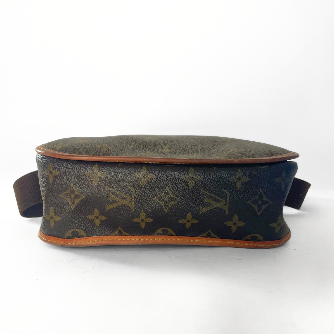 Louis Vuitton Louis Vuitton Bosphore Messenger in Monogram Canvas. - Crossbody bags - Etoile Luxury Vintage